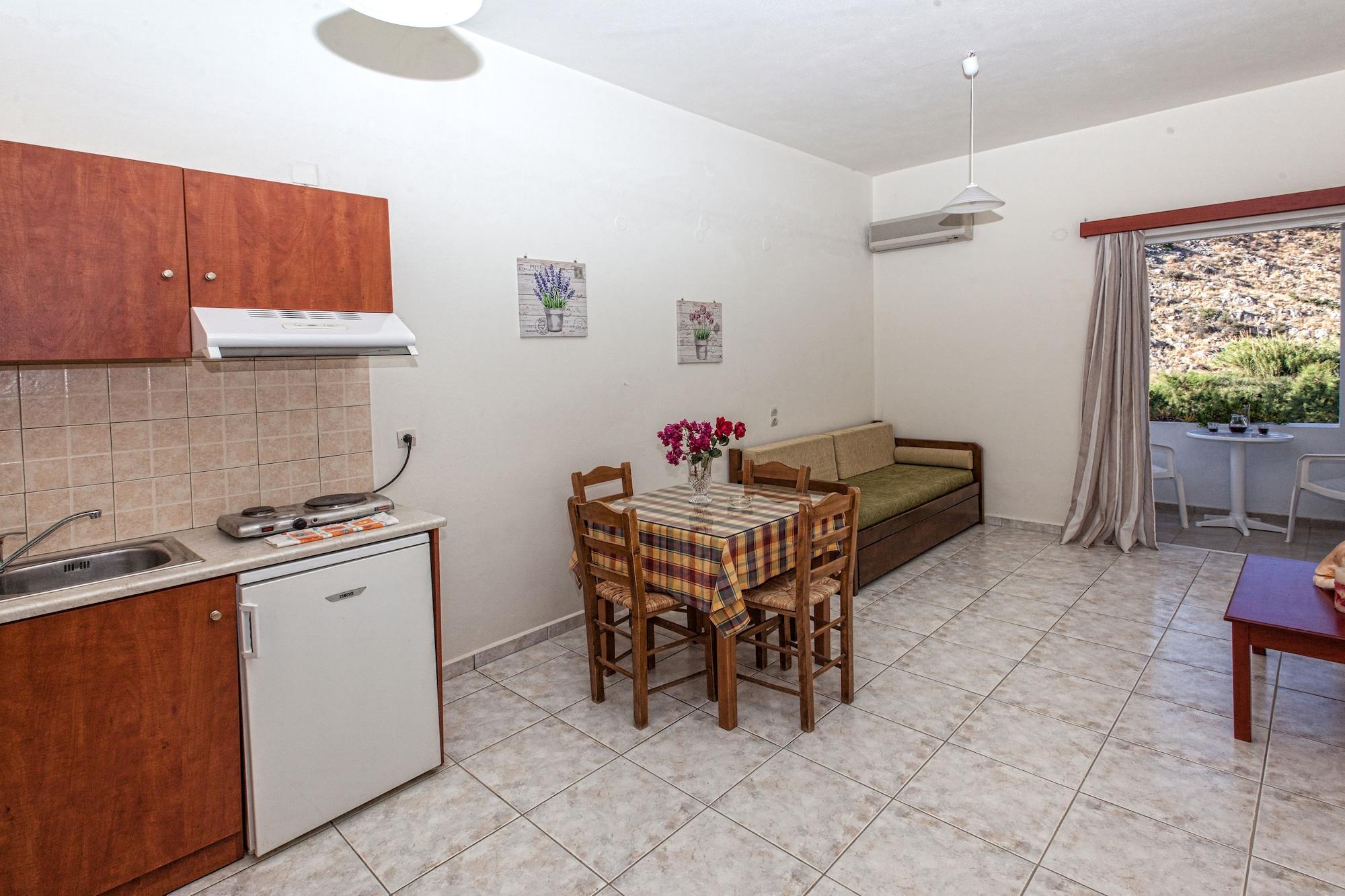 Ammoudi Aparthotel 2*