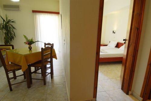 Hotel de apartamente Ammoudi Damnoni